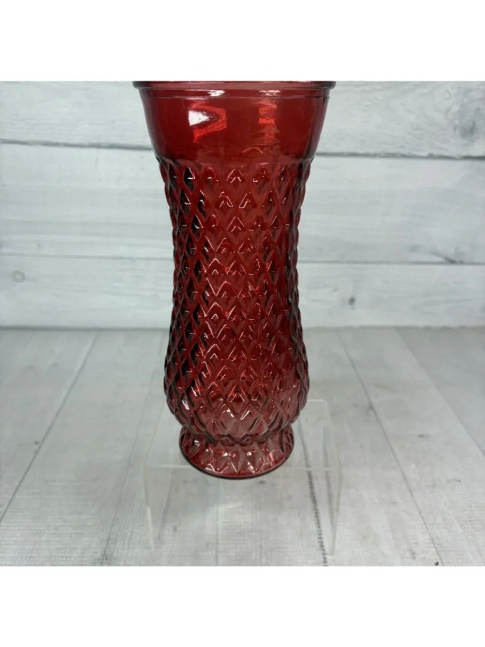 Ruby Red 993# Criss Cross Diamond Design 8.5